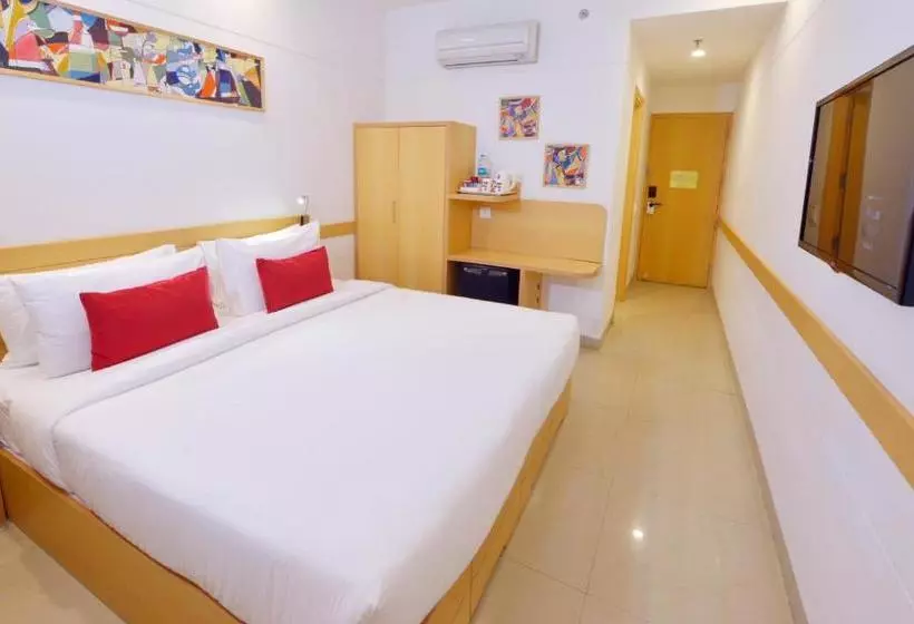 Red Fox Hotel, Chandigarh