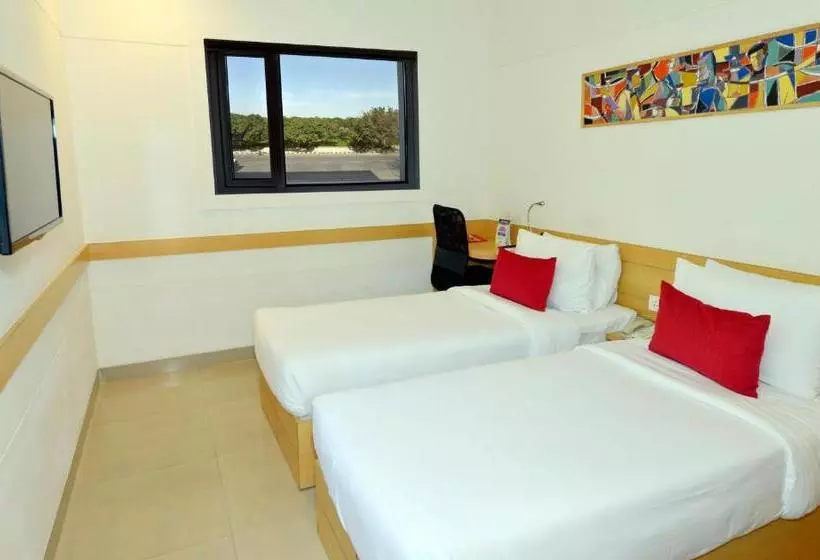 Red Fox Hotel, Chandigarh