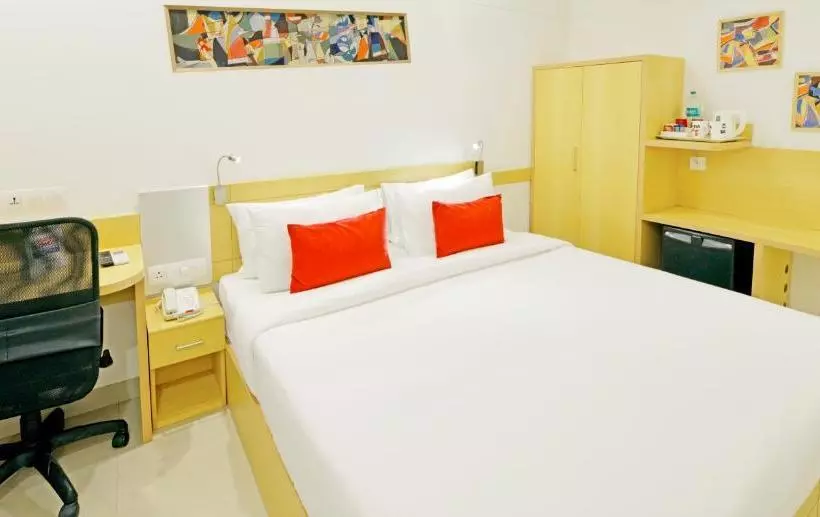 Red Fox Hotel, Chandigarh