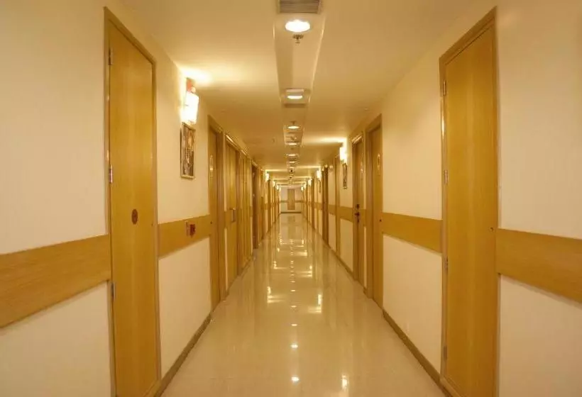 Red Fox Hotel, Chandigarh