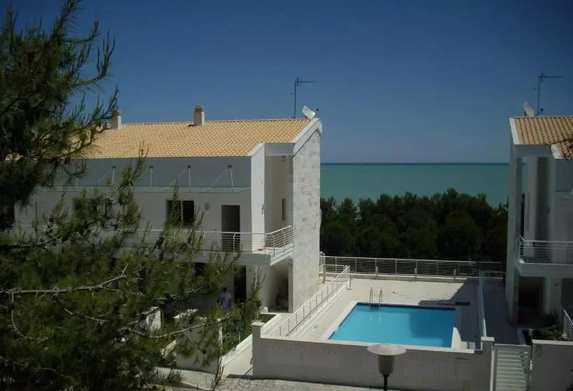 اقامتگاه Cerrano Park Resort