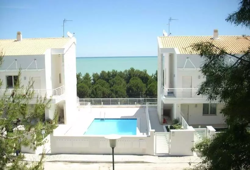 اقامتگاه Cerrano Park Resort