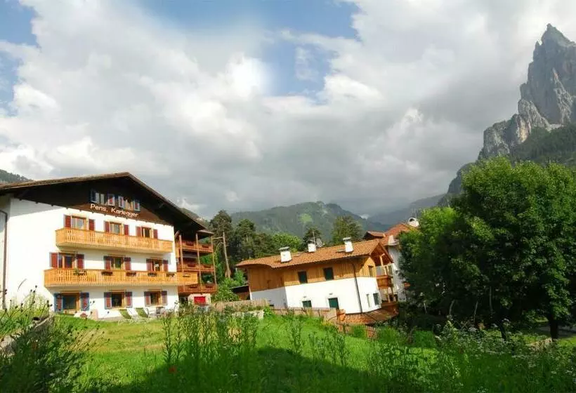 Aamiaismajoitus (B&B) Garni Karlegger