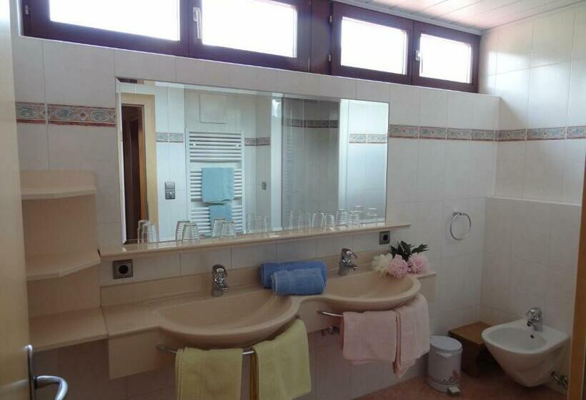 ベッドアンドブレックファースト Landhaus Gassner