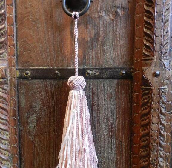 ベッドアンドブレックファースト O Sixième Sens