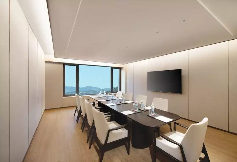 Hotelli Crowne Plaza Zunhua Hot Spring Town, An Ihg