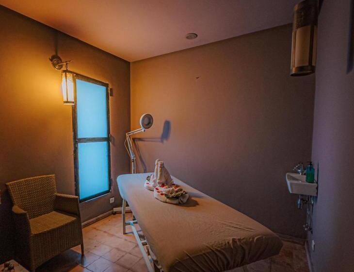 هتل Kasbah Agounsane