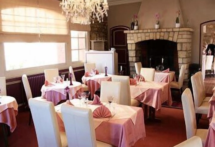 ユースホステル Logis Hôtel Restaurant L Auberge Normande