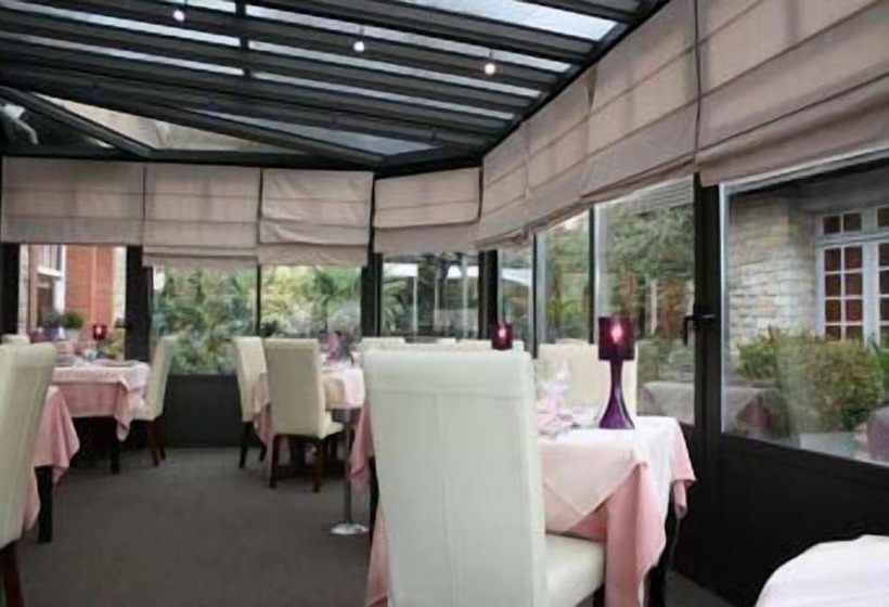 ユースホステル Logis Hôtel Restaurant L Auberge Normande