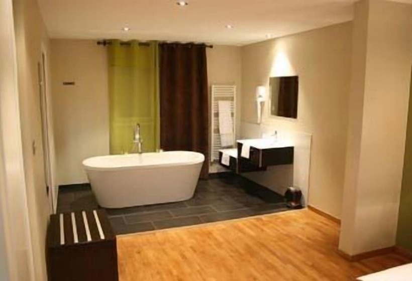 ユースホステル Logis Hôtel Restaurant L Auberge Normande