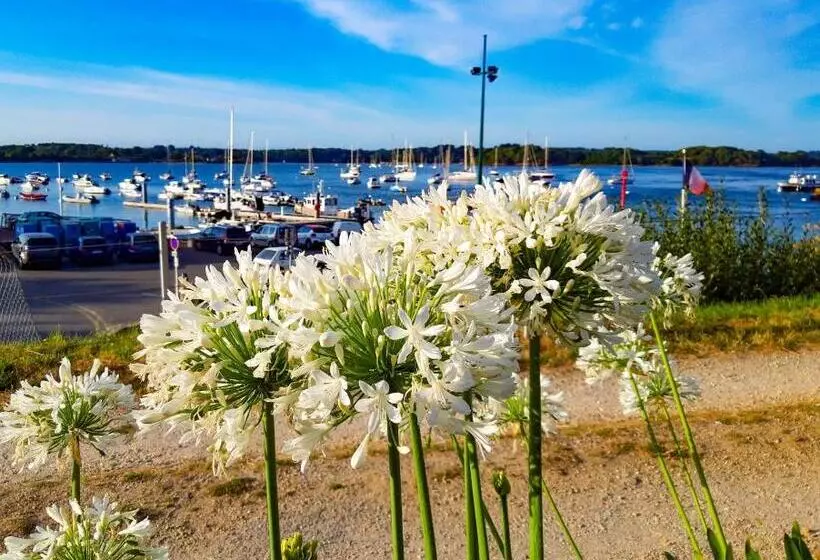 فندق Alicia Auray Le Bono