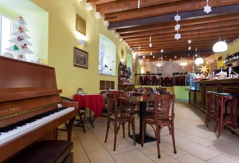 هتل Apartments Petra