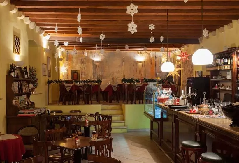 هتل Apartments Petra