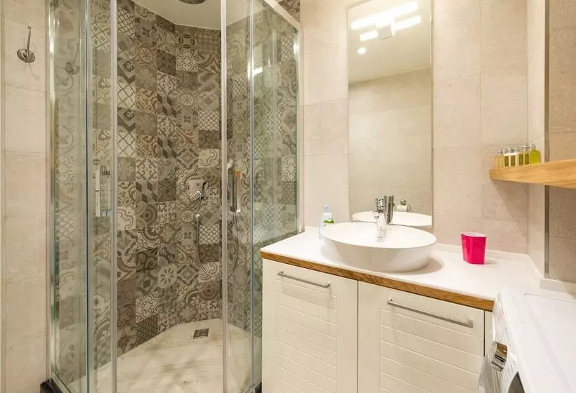 هتل Apartments Petra