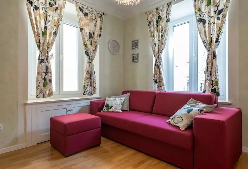 هتل Apartments Petra