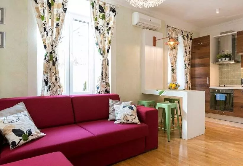 هتل Apartments Petra