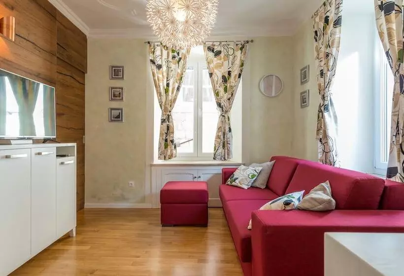 هتل Apartments Petra