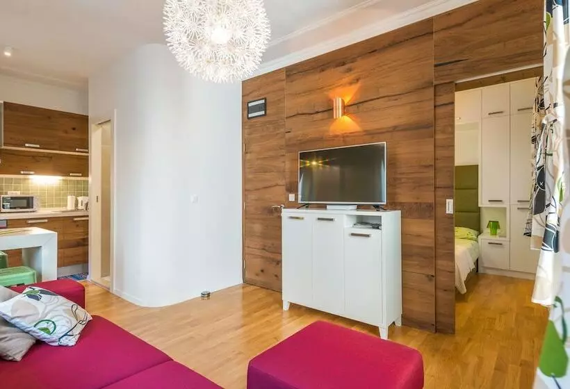 هتل Apartments Petra