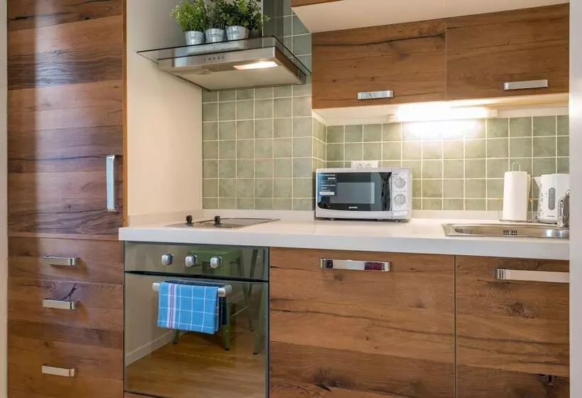 هتل Apartments Petra