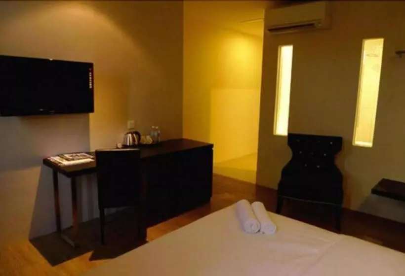 Hotel Austin Paradise Mount Austin