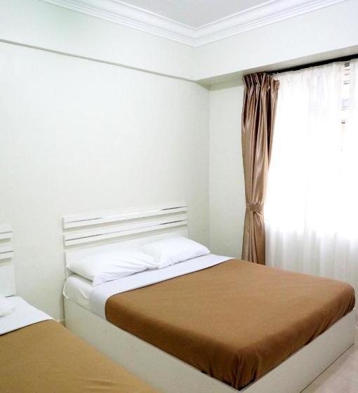 Отель Cameron View Apartment  Crown Imperial Court Brinc