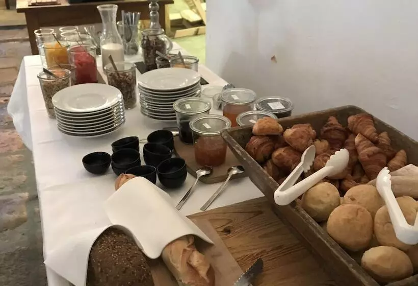 Hotelli Chateau Les Merles Et Ses Villas