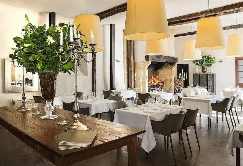 Hotelli Chateau Les Merles Et Ses Villas