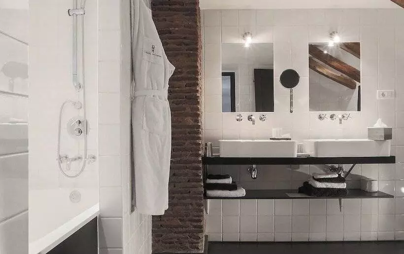 Hotelli Chateau Les Merles Et Ses Villas