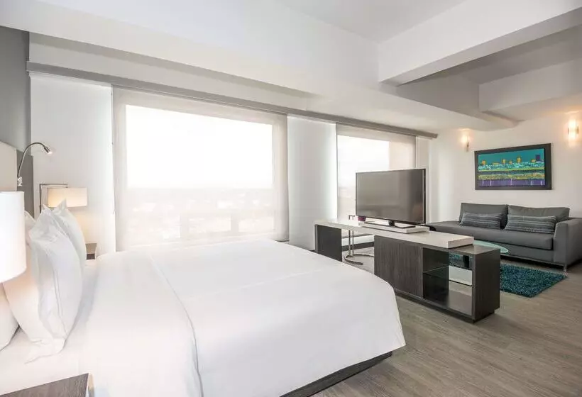 Отель NH Bogota Urban 26 Royal