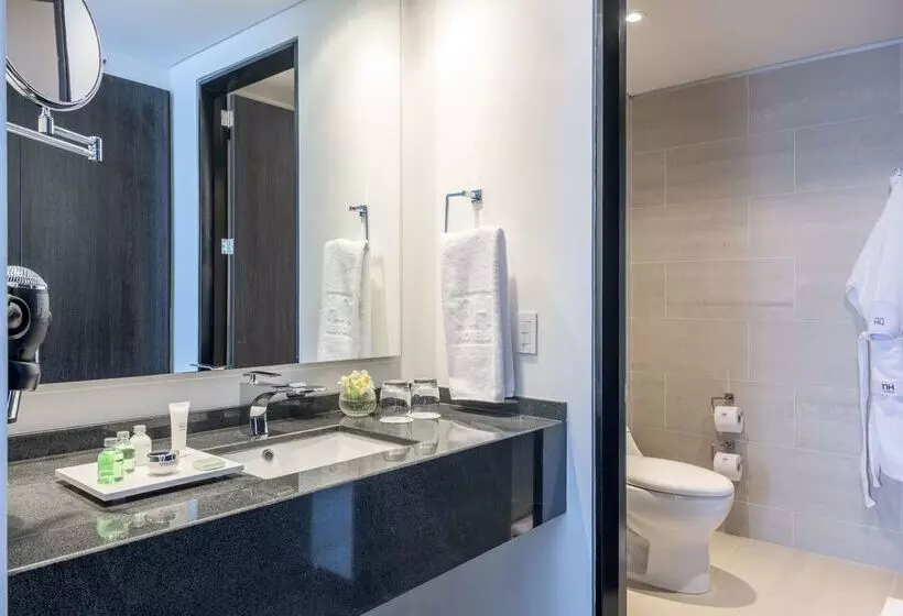 Отель NH Bogota Urban 26 Royal