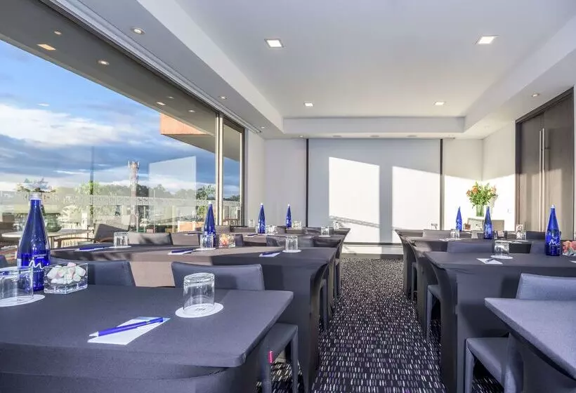 Отель NH Bogota Urban 26 Royal