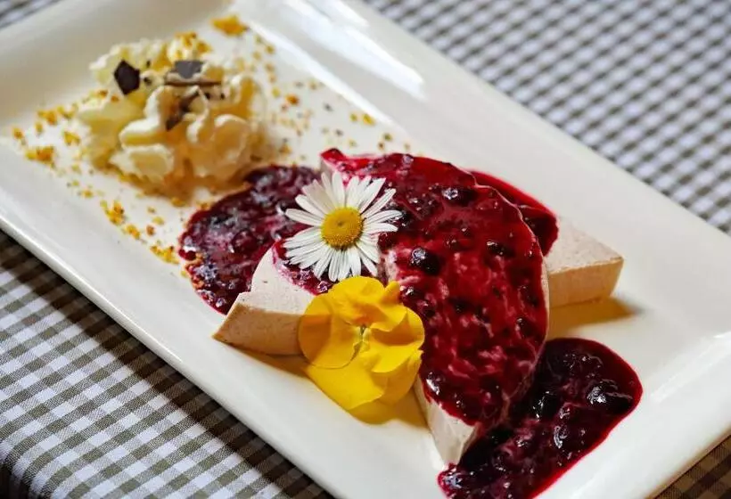 هتل Tripič, Restaurant And Pizzeria