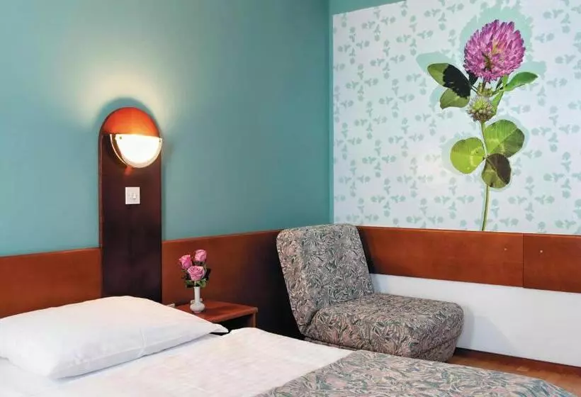 هتل Tripič, Restaurant And Pizzeria