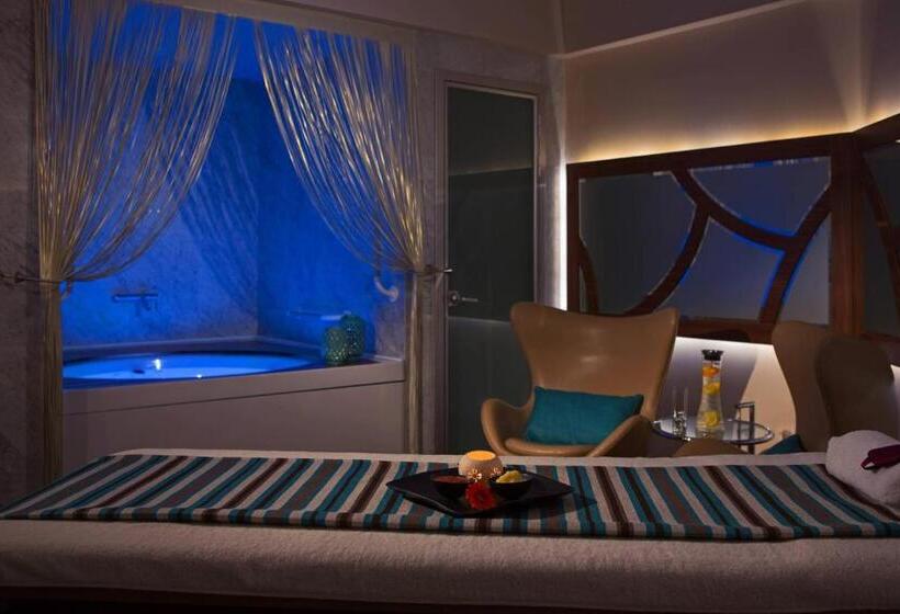 هتل Renaissance Izmir