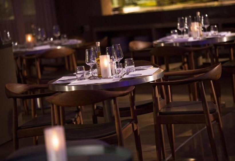 هتل Renaissance Izmir