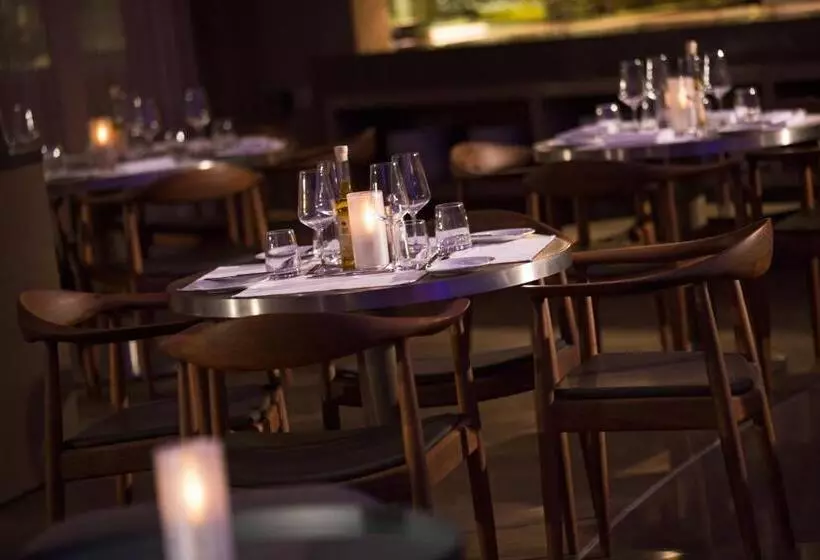 هتل Renaissance Izmir