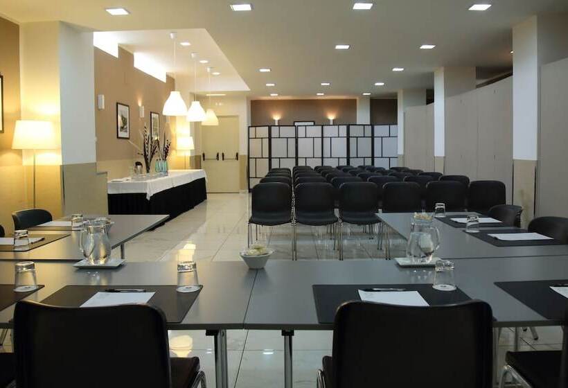 Stelle Hotel The Businest