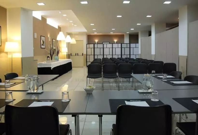 Stelle Hotel The Businest