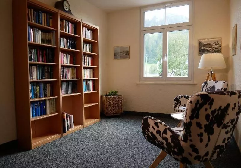 ホテル Sternen Unterwasser