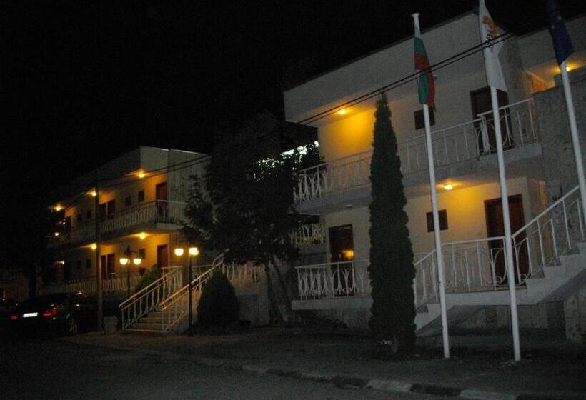 בית מלון כפרי Sunshine Pearl Family