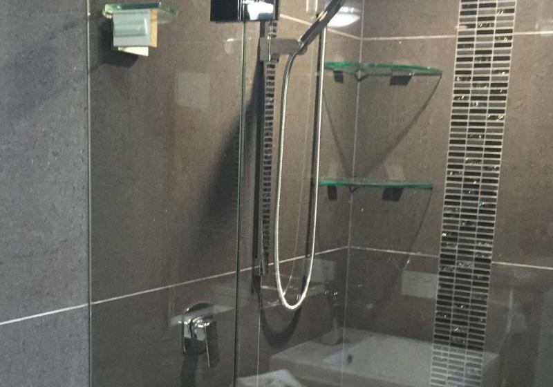 فندق Surfers Horizons Absolute Beachfront Holiday Apart