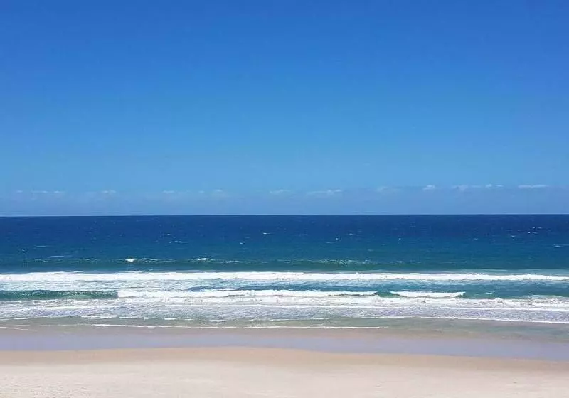 בית מלון כפרי Surfers Horizons Absolute Beachfront Holiday Apart