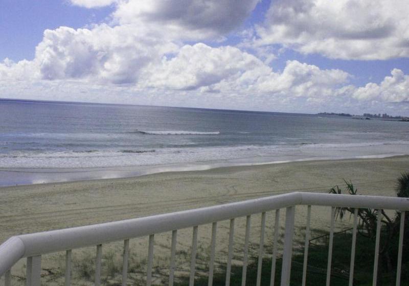 فندق Surfers Horizons Absolute Beachfront Holiday Apart