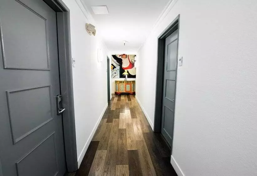 هتل Urban Boutique