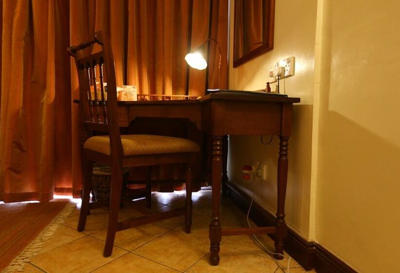 Hotell The Heron By Sarovar Portico India