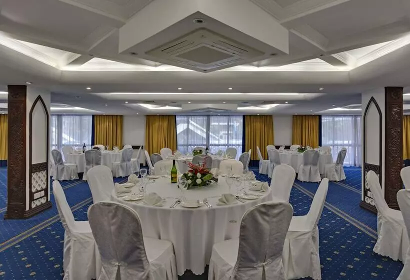 هتل The Heron By Sarovar Portico India