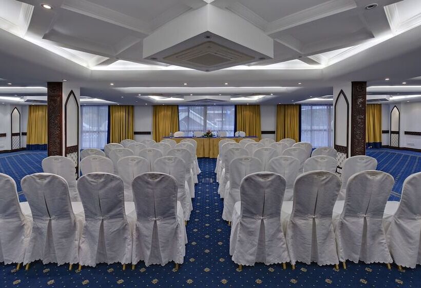 Hotell The Heron By Sarovar Portico India