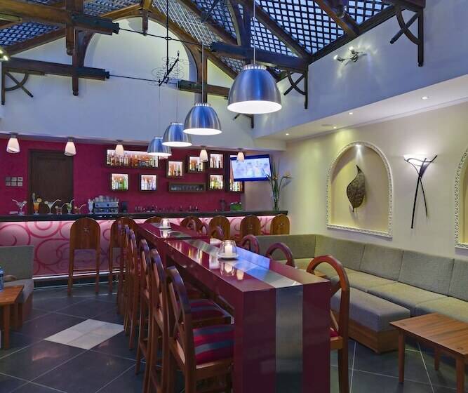 Hotell The Heron By Sarovar Portico India