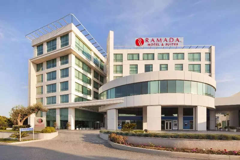 Ramada Hotel & Suites By Wyndham Izmir Kemalpasa
