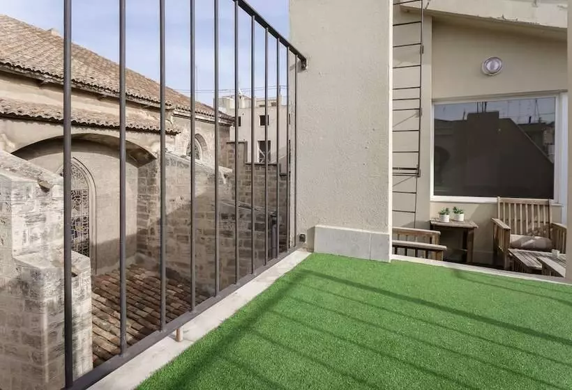 Richmond Apartments By Hoom